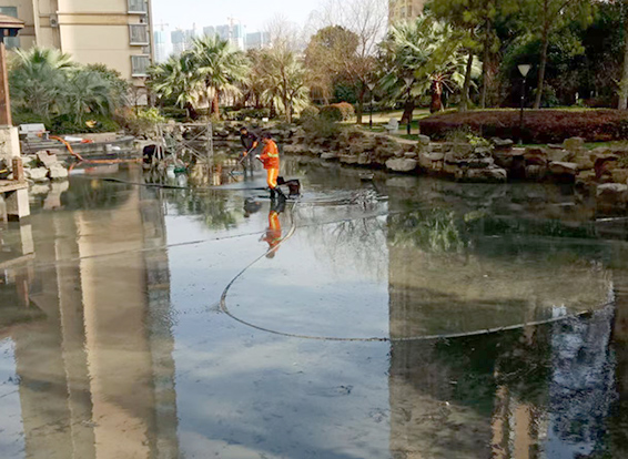 龙海景观池淤泥清理
